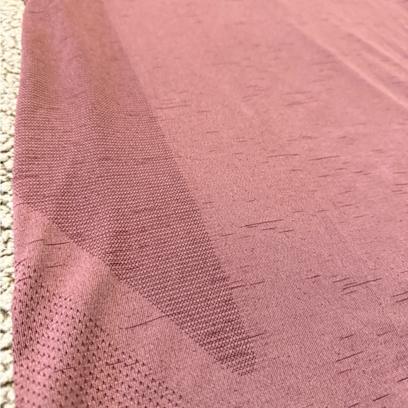 Under Armour Athletic Shirt - Picture 6 of 7